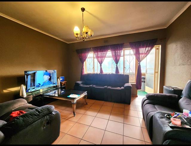 2 BEDROOM APARTMENT FOR SALE IN GOODWOOD ESTATE